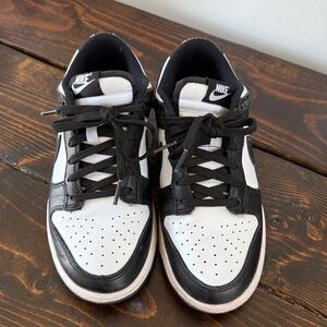Nike Classic Panda Dunks